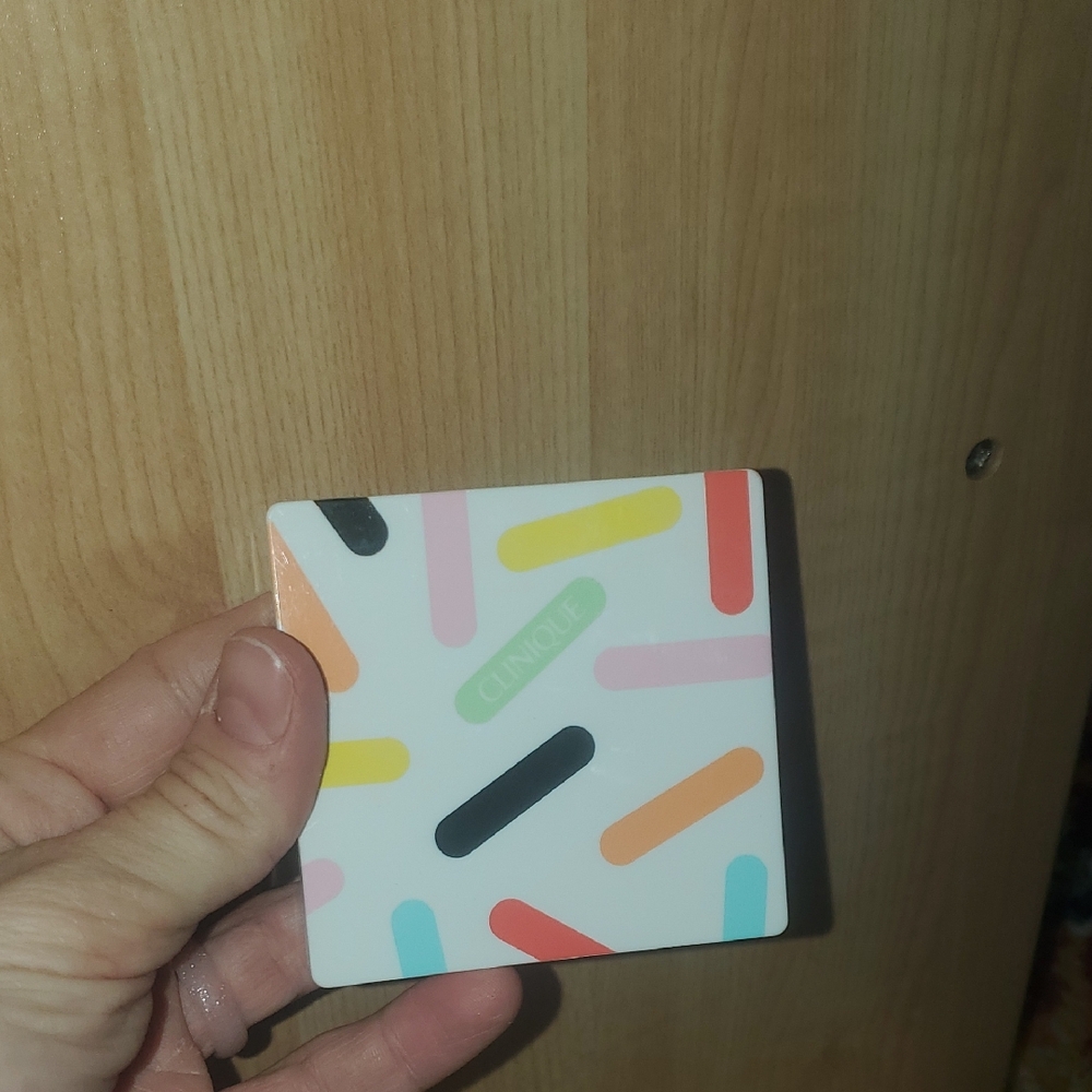 Clinique Sprinkle Design Compact Eyeshadow And Blush Palette